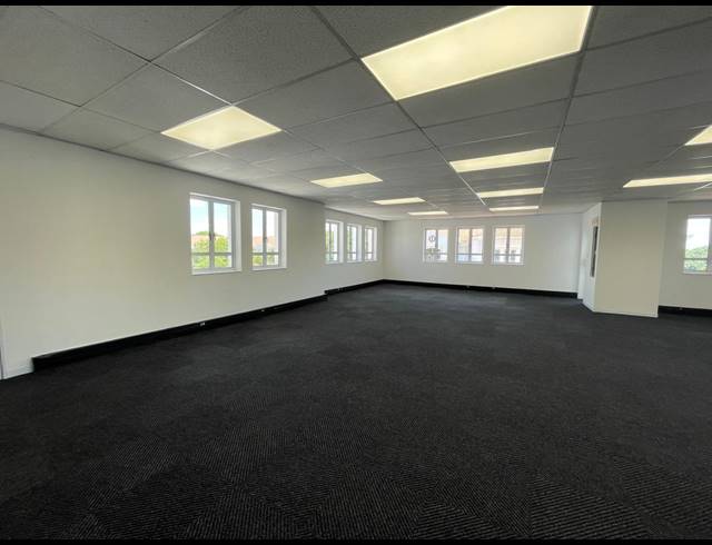377M² OFFICE TO LET IN BRYANSTON